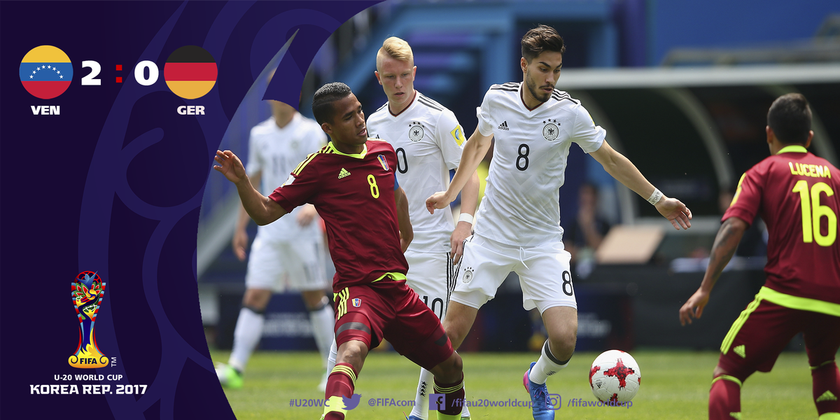 fifacom_es's tweet photo. ¡FINAL!

@VinotintoSub20  🇻🇪 2-0 🇩🇪 @DFB_Team_ES
Triunfazo de Venezuela en su debut

ℹ️ https://t.co/8OuffxyMoy  #U20WC https://t.co/ffN6zkx5mv