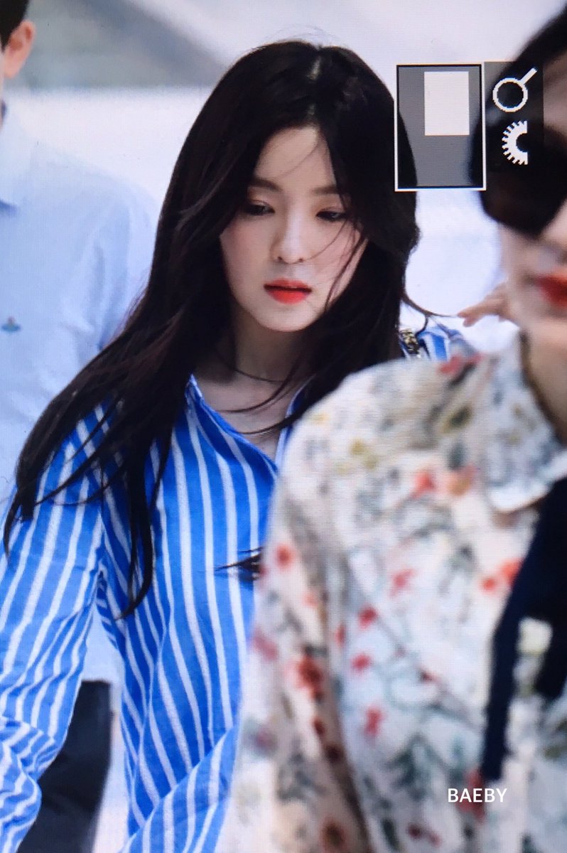 Baeby329's tweet photo. 170520 인공 출국 #아이린 오늘도 예쁨😊 https://t.co/uQlp2EFpcd