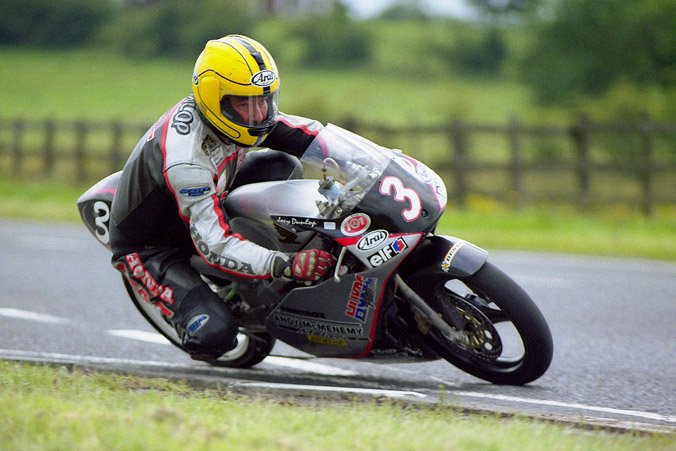 spectrumpics's tweet photo. My favourite photo I took of Joey @UlsterGrandPrix @Kyle3white @StevieRRN @RoadRacingCore @Dunlop1Gary @IOMTTPHOTOS @bigphil746 #legend https://t.co/D7YVk68COr