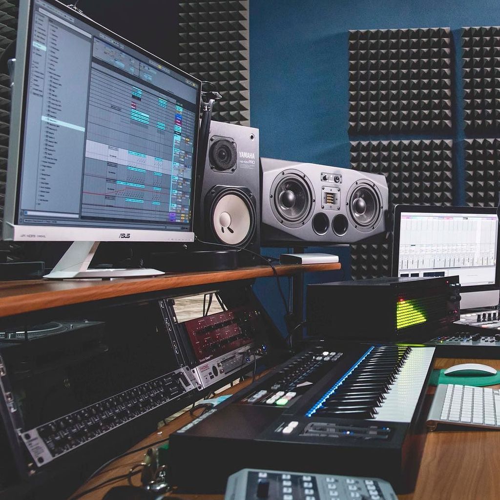 We're bringing <a href="/iossaofficial/">Angelo Iossa</a> back! See you at <a href="/midem/">MIDEM</a>.official <a href="/kenhollandmusic/">Ken Holland</a> @bemusicnaples @gmjmusic #studio #… ift.tt/2rnRFMh