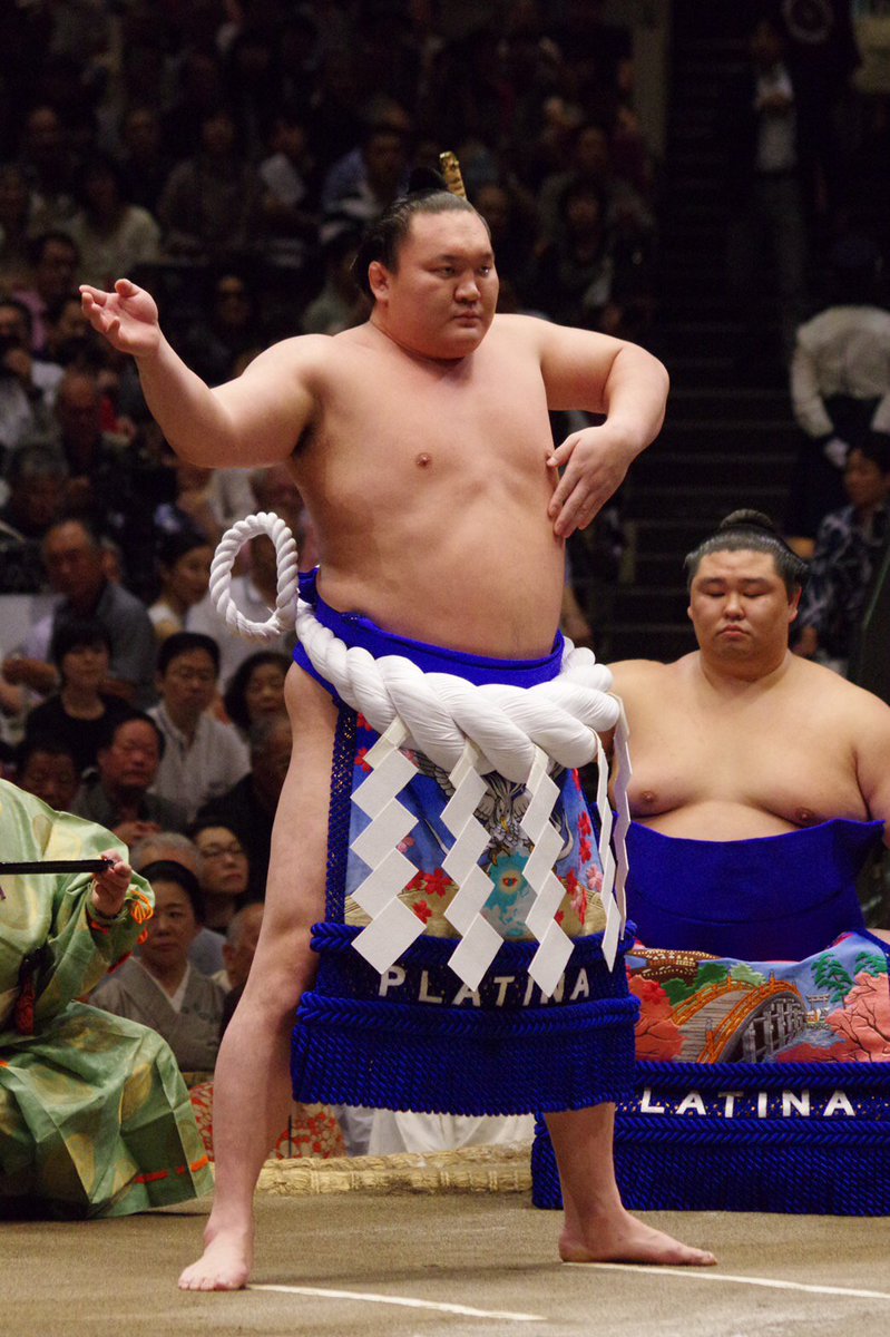 七日目の様子 横綱 白鵬土俵入り 太刀持ち正代 露払い石浦 Sumo 日本相撲協会公式 Scoopnest