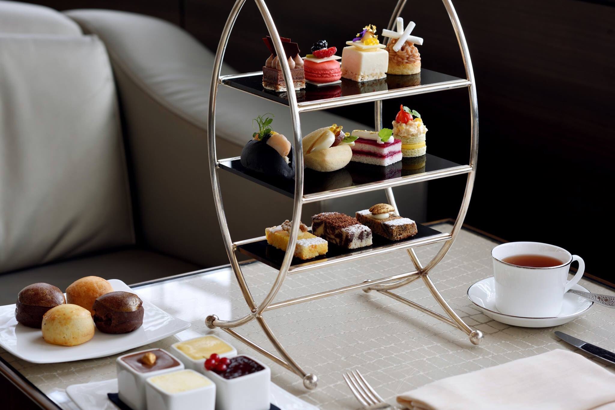 armani hotel afternoon tea