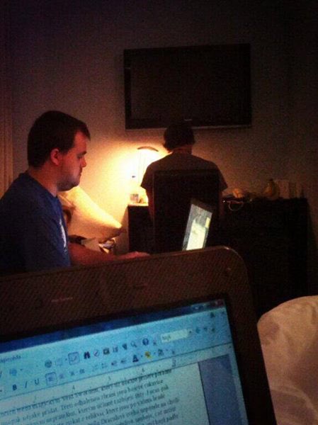 mrspockcz's tweet photo. Tahle výprava s @vojtidlo a @RaderCZ byla taky hodně silná. Bydleli jsme ve čtvrti plný nevěstinců a sex shopů. #gc2013 https://t.co/8eDFFMrQaE