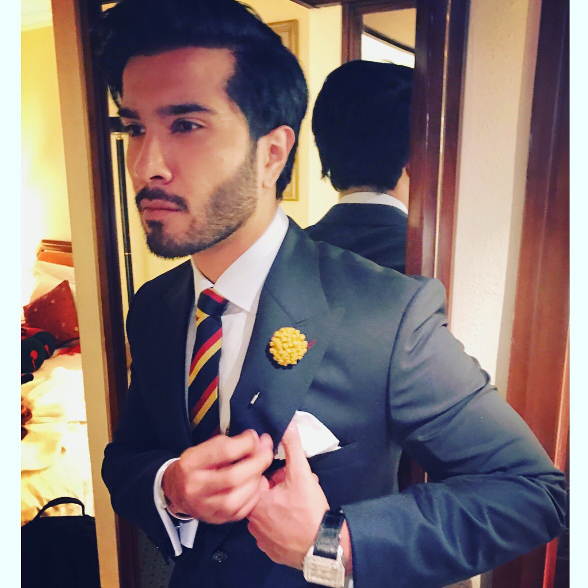 ferozekhaan's tweet photo. - all check ! #FK #TB #Humawards17 https://t.co/LblY3bDTep