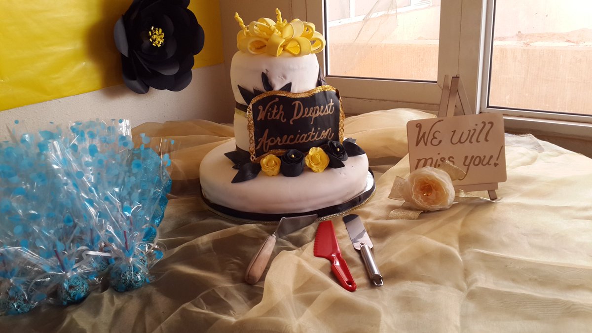 CakeRiyadh's tweet photo. 3-Tier White fondant cake! #yellowcakewithcookiebutterfrosting #carrotcakewithcreamcheesefrosting #chocolatewithnutellafrosting https://t.co/Er2FcWMg95