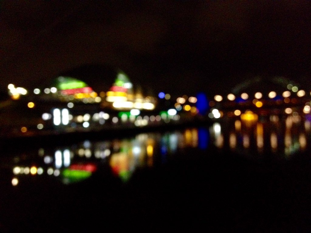 heather_tbt's tweet photo. @simplemindscom See the Lights at The Sage Jim Kerr https://t.co/T42WOIxEKz