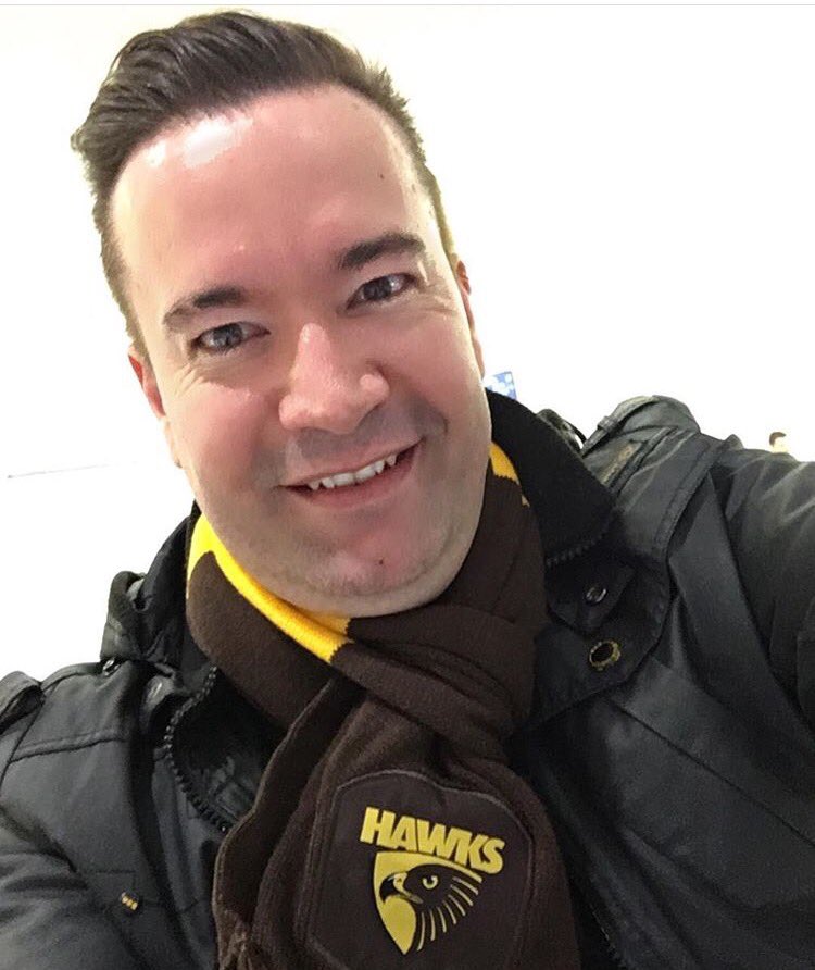 Rob2563's tweet photo. Fingers crossed for a Hawks victory over the pies tonight at the @MCG #AFLPiesHawks #AlwaysHawthorn #Footy @afl #Robstar #RobertDurrant https://t.co/c8kR7XK5eE