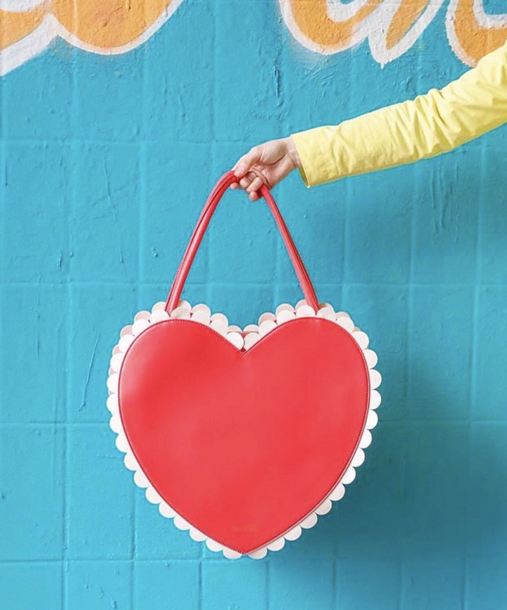 moodgiftshome's tweet photo. Hit the beach with this ❤cooler bag, available online at M😍😍D 
#summer #summerfun #beach #poolparty #holiday #mood #bando https://t.co/GfiMYNXTGb
