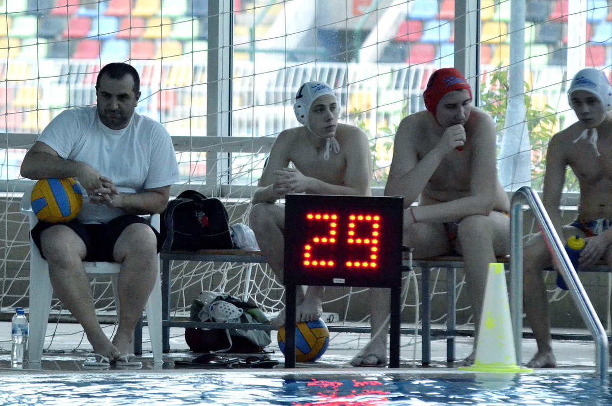 Dugogodišnji trener našeg kluba, Anes Džehović, danas slavi svoj rođendan. Šaljemo mu srdačne čestitke i želimo mu puno uspjeha.
#VKTorpedo