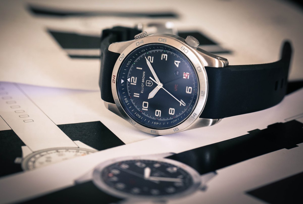 ClipperRace's tweet photo. The time has come! Today #ClipperRace crew cast eyes on @EBWatches Limited Edition #Crew #watch #TimeForAdventure #Builttogothedistance https://t.co/IlyxUBhBtI