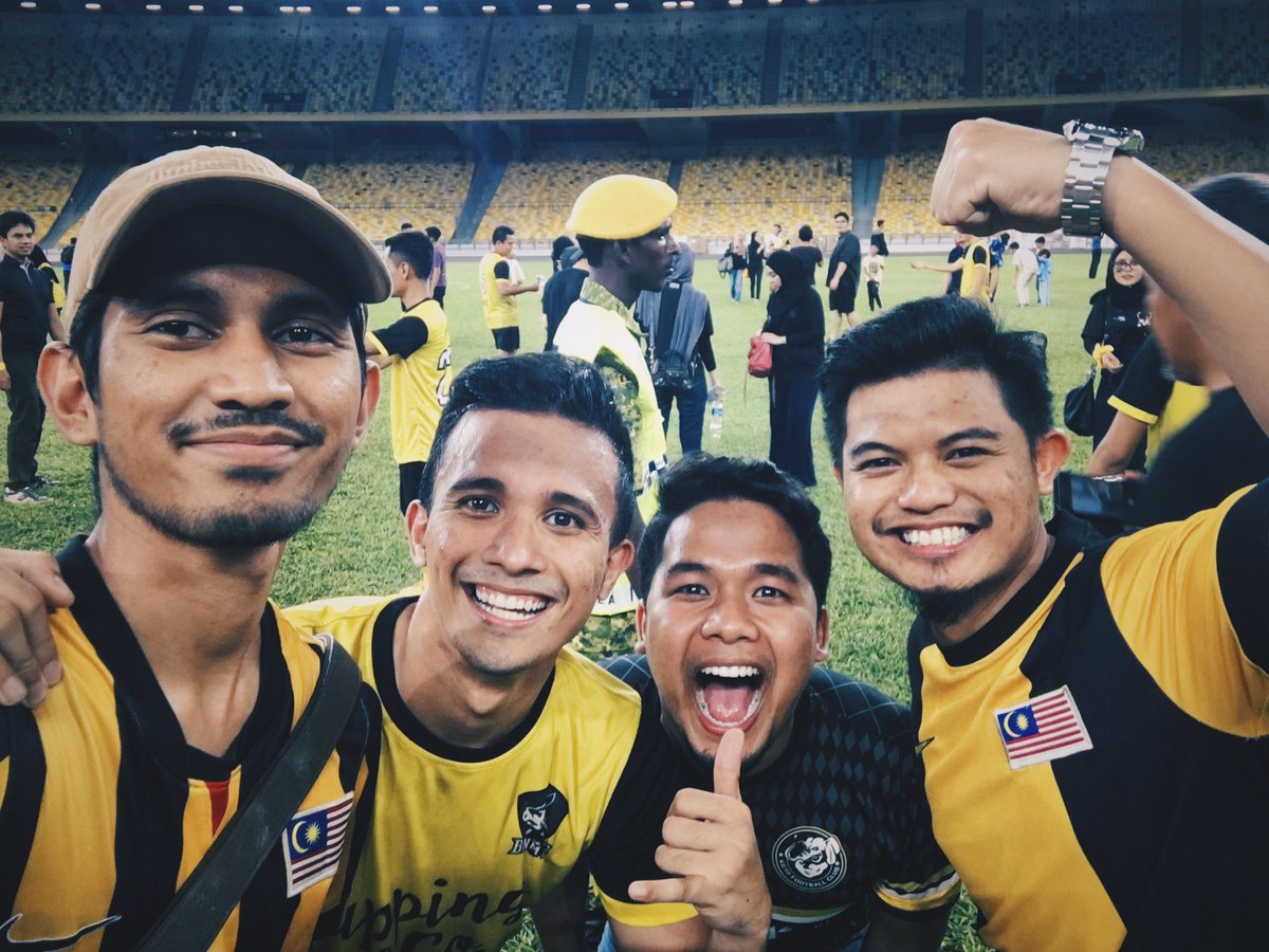 akemalkezman's tweet photo. cerita semalam dengan bnm fc bersama scorer @SaidFahmi9 ! tahniah! good job guys! @wearebnmfc #coyb #RoadToSNBJ #bnmfc #xg10fc https://t.co/K4tau4H3i4