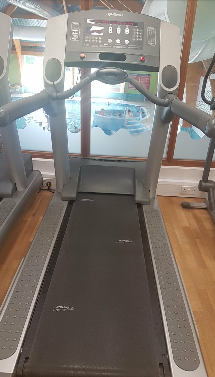 just_J_a_y's tweet photo. Big Bertha is waiting for me 2 pound her
A glass of unleaded in my hand gonna pump those #thundercookies and work on those abs #projectJay https://t.co/yukjy9asQx