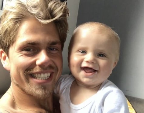 weekbladweekend's tweet photo. Video: @AndreH6Jr en baby Dré vieren nummer 1-positie https://t.co/HGSllFFieJ #weekbladweekend #andrehazes #andrehazesIII https://t.co/5r0dT6t1mO