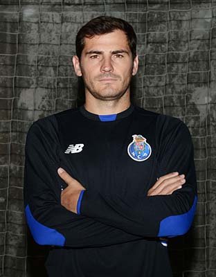 FT_Total's tweet photo. Iker Casillas cumple 36 años. 

🏆🏆🏆🏆🏆 Ligas
🏆🏆🏆🏆 Supercopas
🏆🏆🏆 Champions
🏆🏆 Copas
🏆🏆 EURO
🏆 Mundial

¡Felicidades @IkerCasillas! https://t.co/H8lymY7YJ1