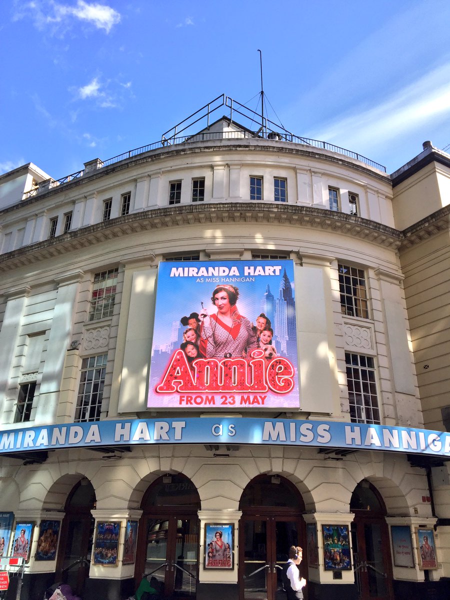 The sun's come out (today!) for <a href="/AnnieMusicalUK/">Annie The Musical</a> and we've got a band soundcheck with the brilliant <a href="/brooker_rbsd/">Richard Brooker</a>