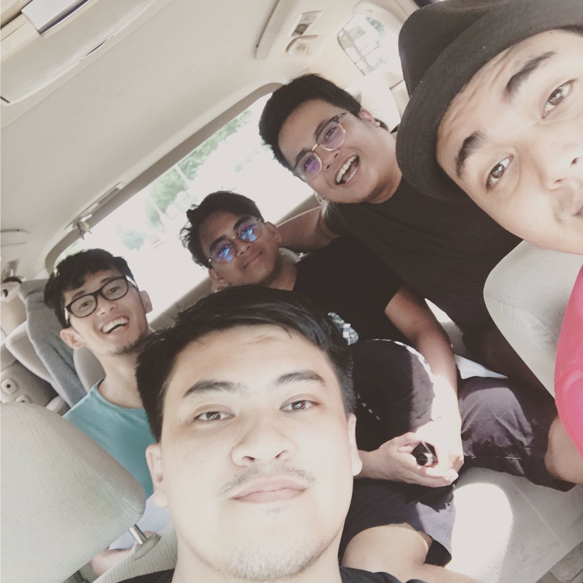 syafiqyusof's tweet photo. First day shooting filem baru! #viperstudios @Matluthfi90 @LuqmanPodolski @AdibAlexx https://t.co/9JKYTMMsUu