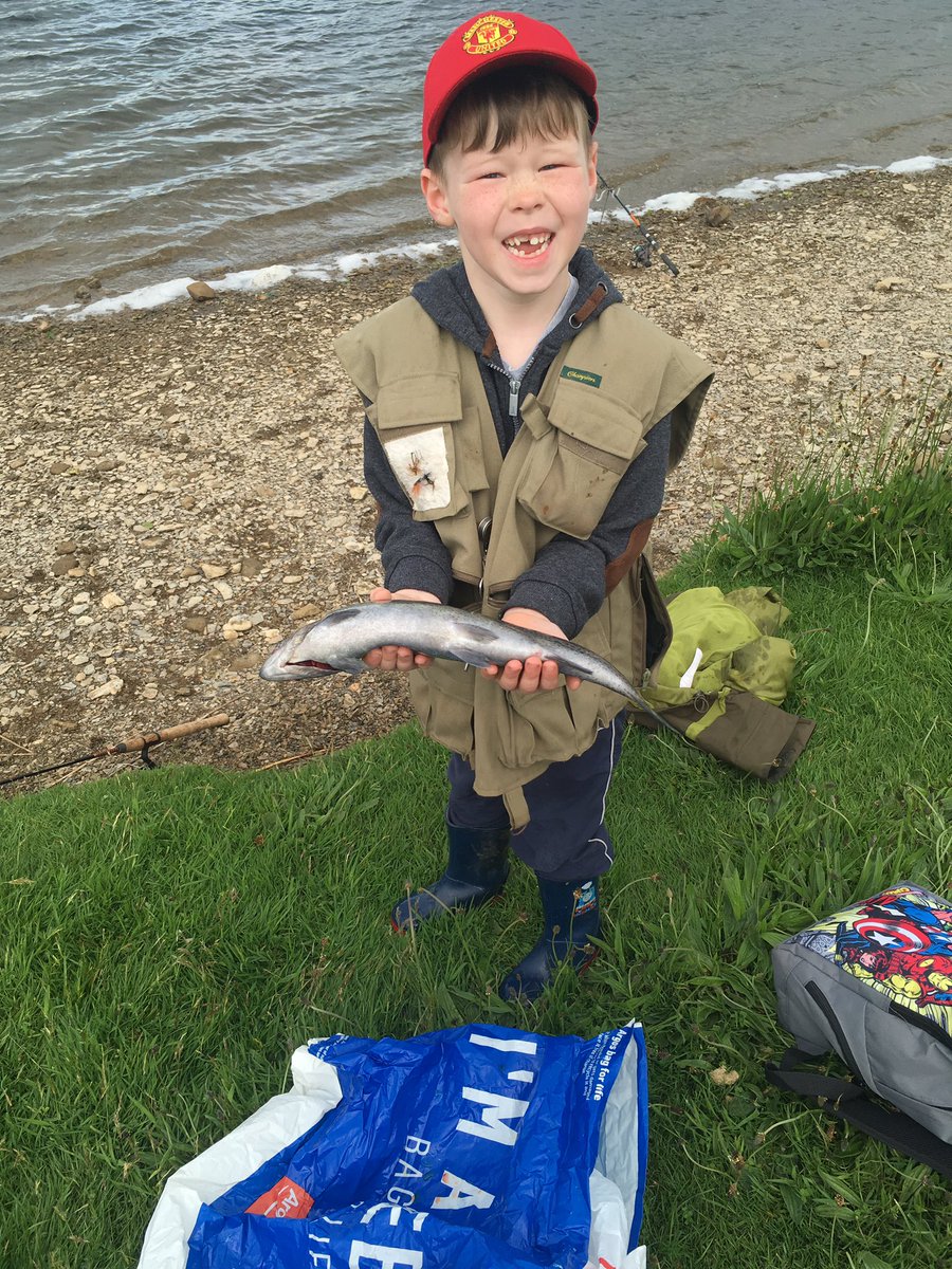 real_herbie's tweet photo. Lucas's 1st time fishing 1st cast 1st fish! #rexhunt @marthacunnigham https://t.co/e6zPv9yGnD