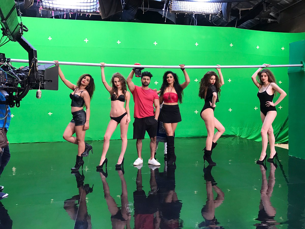 ArianRomal's tweet photo. Get ready for Indias First Fitness Song #BodyLikeABomba 💪 Video OUT SOON #Squats Competition coming up @harshimad @adityanarayanofficial https://t.co/Sb6XWCOlHo