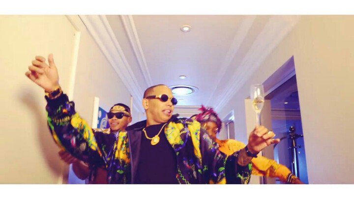 Sisa_Charmza's tweet photo. How we're entering #DJUMotherOfAllParties with the squad 😎 https://t.co/O0zEr3hhrH