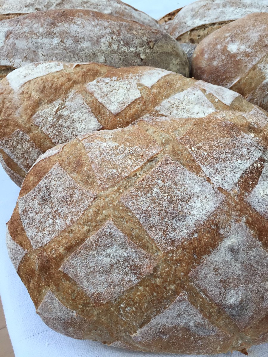 BearBreadBath's tweet photo. Come and get it!  @BFAmarket @Bearflat #RealBread https://t.co/YmIBpQrfoC