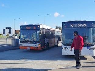 craig_halsall's tweet photo. @declanmartin75 @danielbowen @Transdev_Melb @tonybmorton @JacintaAllanMP Meanwhile, a #901bus was 34 mins late this afternoon (on a Saturday) so terminated at #SouthMorang & pax put on following trip... https://t.co/KMz0sRvK0w