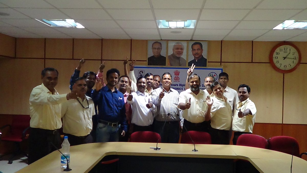 drmanoharan21's tweet photo. Dr.Manoharan Delivering a lecture on “Soft Skills &amp; Stress Mgt” for H.A.L Executes,Directorate General of Training, A.T.I. Hyderabad. https://t.co/47n69ZS6dP