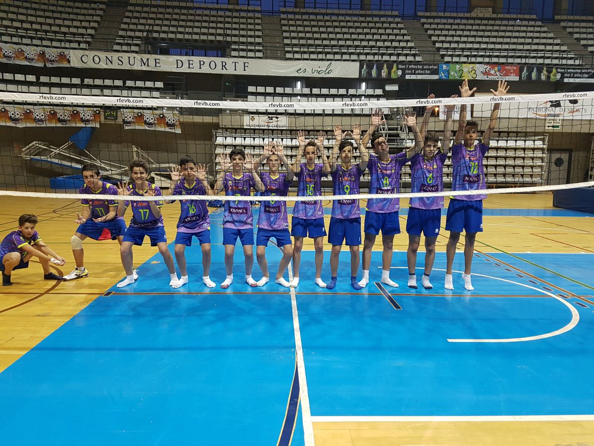 VoleibolLeganes's tweet photo. Estamos en semis!!Esta tarde a las 17h el Infantil  masculino juega la semifinal contra @Mintonette_Alme  Mucha suerte!#VamosLega #CEIM2017 https://t.co/0VOkR3lWn6