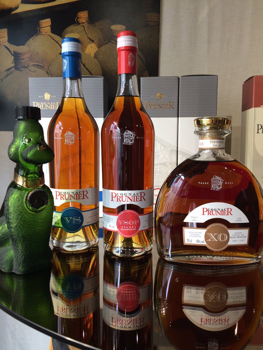 CognacPrunier's tweet photo. The #cognacprunier #newrange and a #cutedogbottle! Come and see us at #lavieillemaisoncognac ! 😎👌🏻 https://t.co/wojQpGj6LW