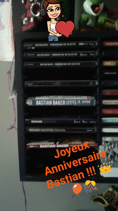 chloe2511's tweet photo. Joyeux Anniversaire @Bastian_Baker  !!! 🎉💚 (ma petite collection d'album 😊) https://t.co/OhKYhfufKK
