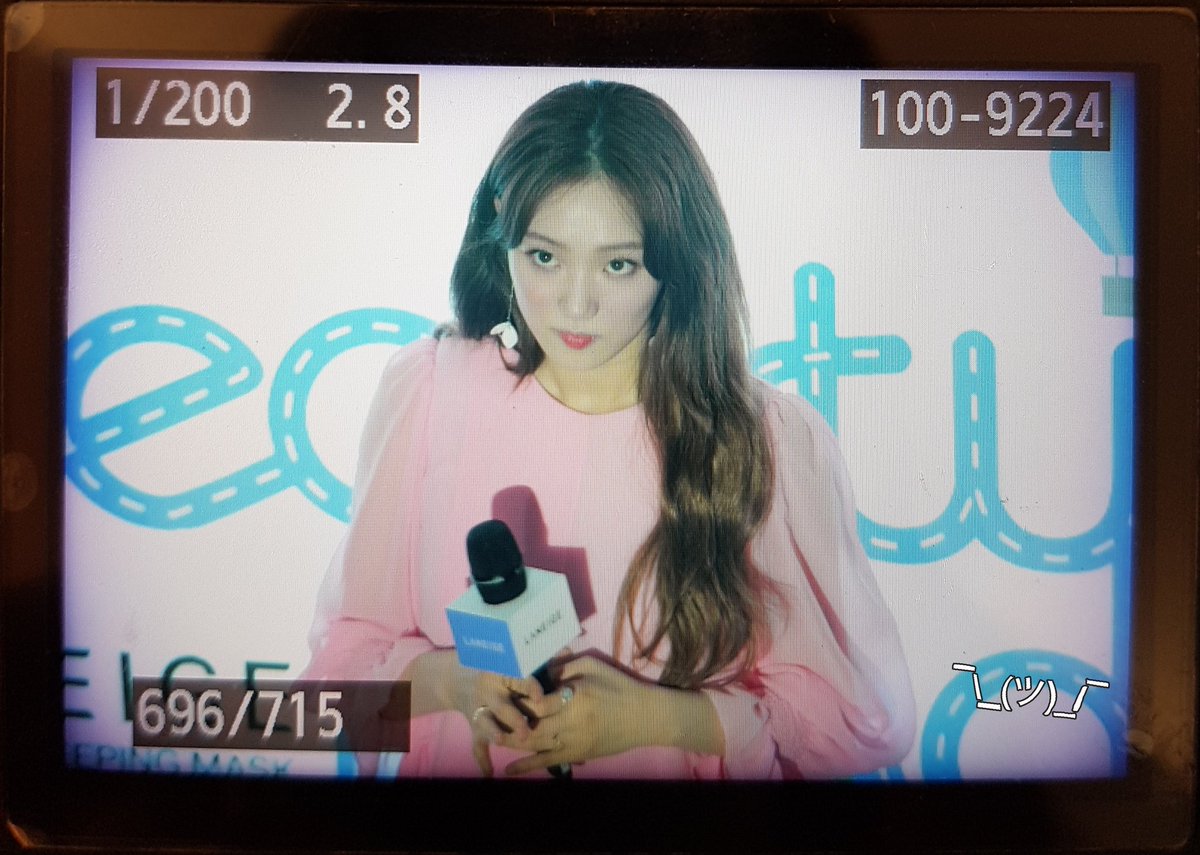 pinkvelvts's tweet photo. Preview 170520 Lee Sung Kyung Laneige Event Ion Orchard Singapore #LANEIGE #이성경 https://t.co/0roytX5Uue