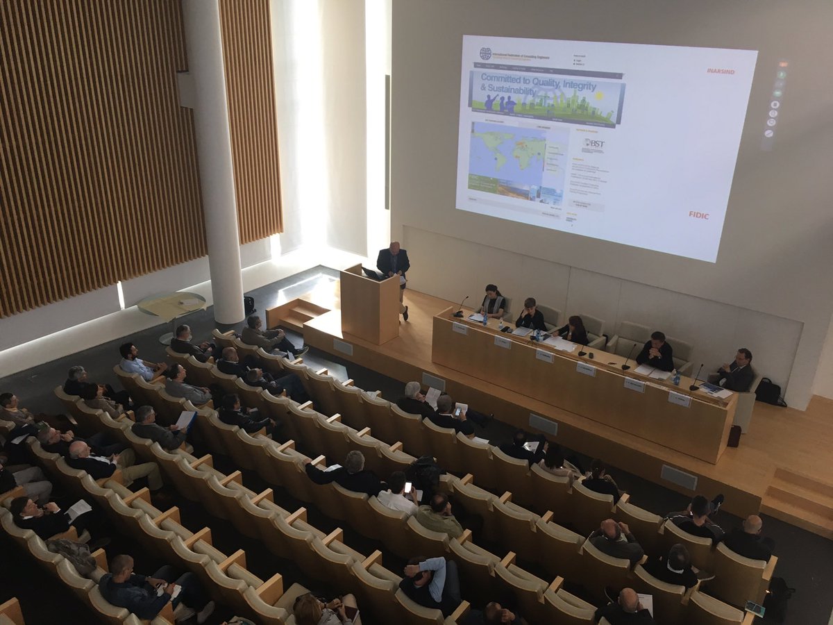 ArchitettiBG's tweet photo. Quale futuro per architetti e ingegneri? Ne parliamo al convegno in corso ora all'ilab @Italcementi https://t.co/vDaURuzwIT