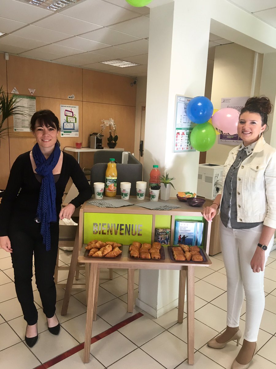 franciscobnpp's tweet photo. Le Cafe des voisins une belle occasion pour le Mesnil et Elancourt de présenter le nouveau parcours client #drrpidf #bnpparibas #sqy https://t.co/9oSBN0GcJu