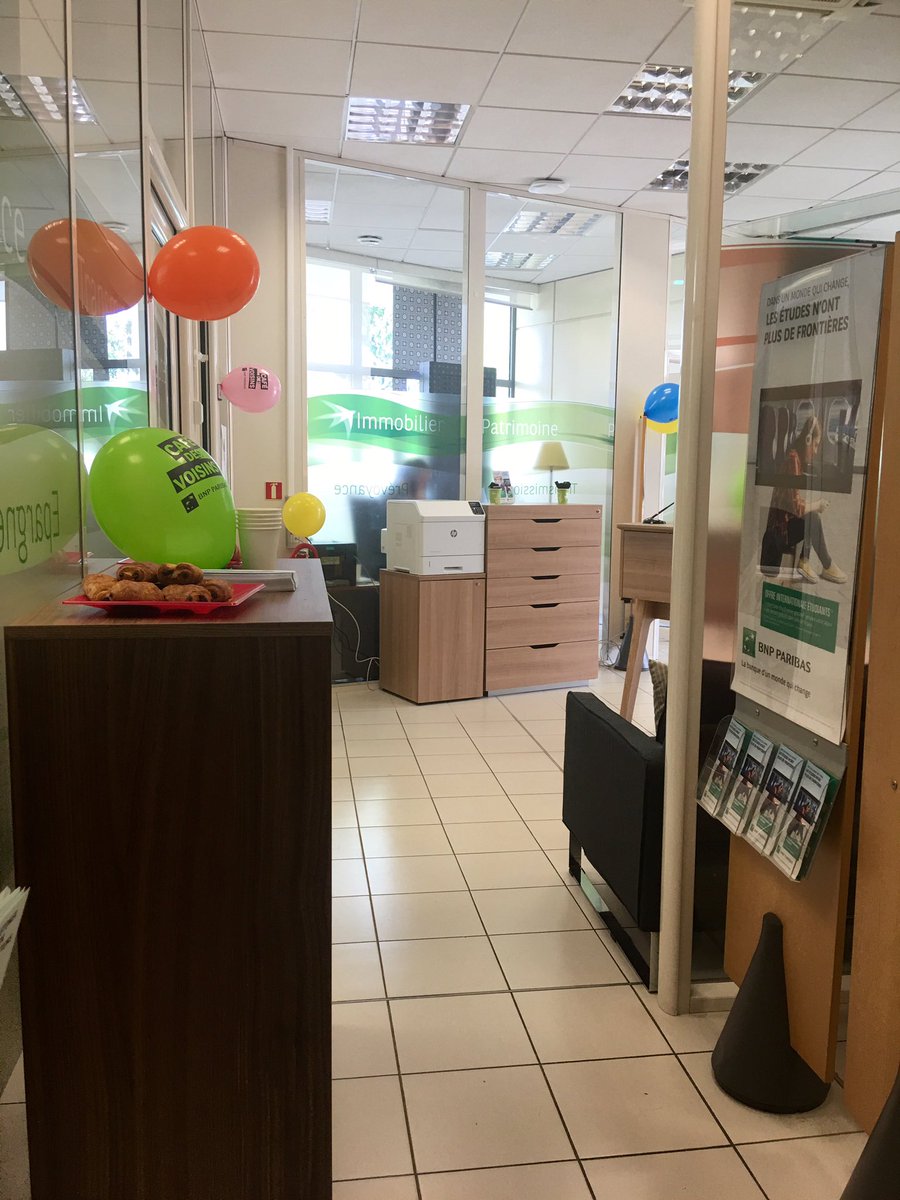 franciscobnpp's tweet photo. Le Cafe des voisins une belle occasion pour le Mesnil et Elancourt de présenter le nouveau parcours client #drrpidf #bnpparibas #sqy https://t.co/9oSBN0GcJu