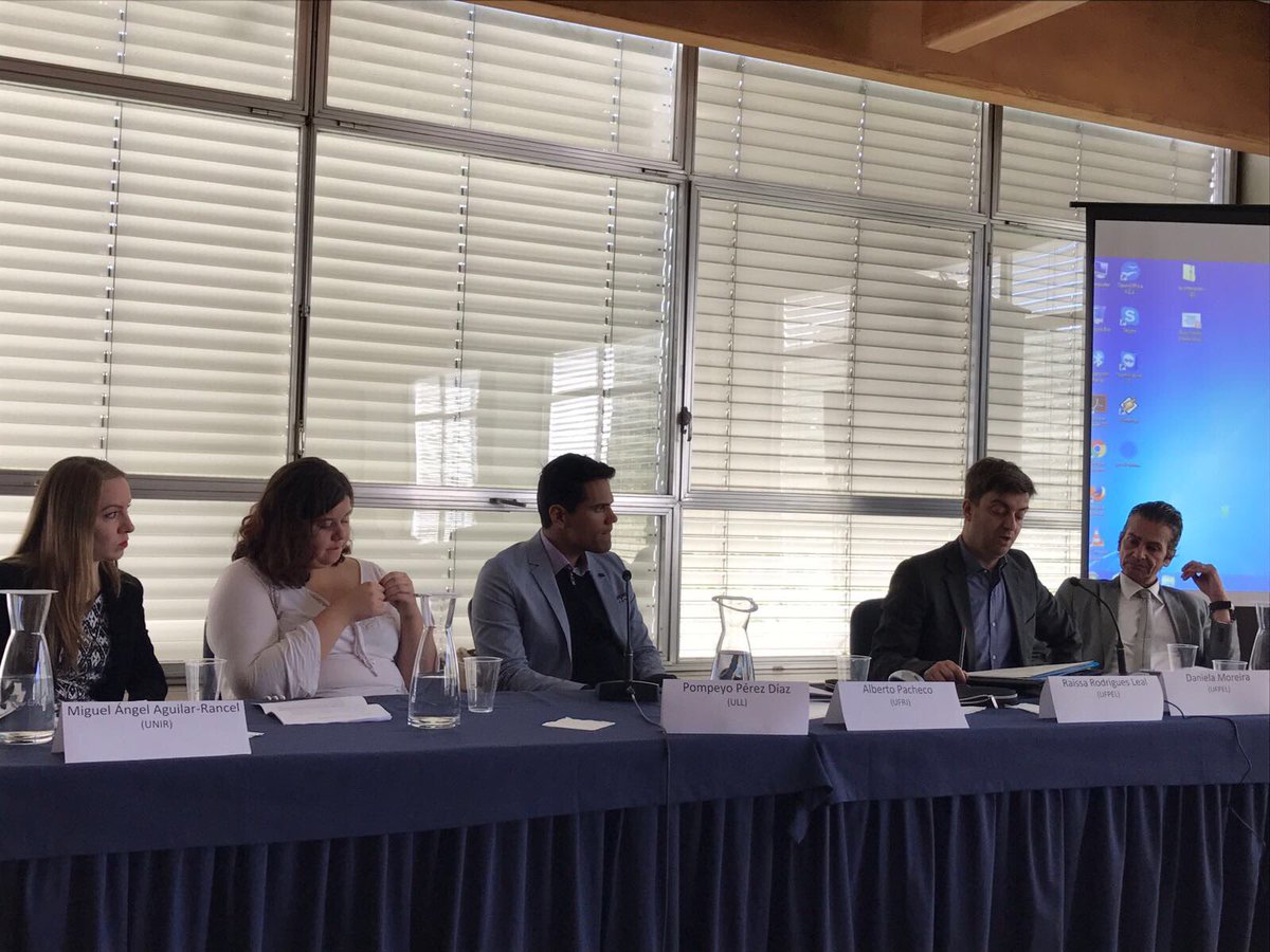 tenorbernal's tweet photo. Leyendo mi comunicación sobre la voz de #tenor en la #prensa del s.XIX en el V #Congreso #MUSPRES en #Lisboa @EscSupCantoMad https://t.co/fbVO5WY04p