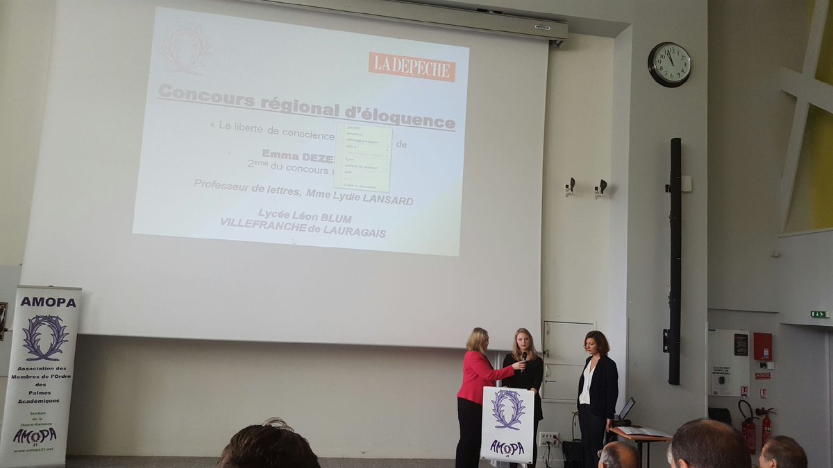 Remise des prix #AMOPA31 Emma fait sa brillante plaidoirie sur la #LibertéDeConscience concours #Eloquence @fondationgrdep Merci Mme Lansard