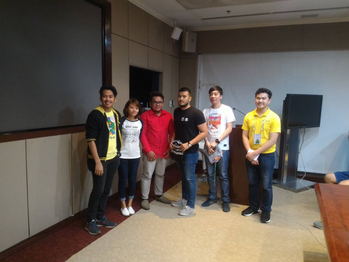 DEVCONPH's tweet photo. The winners of mini hackathon. #ReactNativeCodeCamp #DevconPH https://t.co/ahVI8DRApM