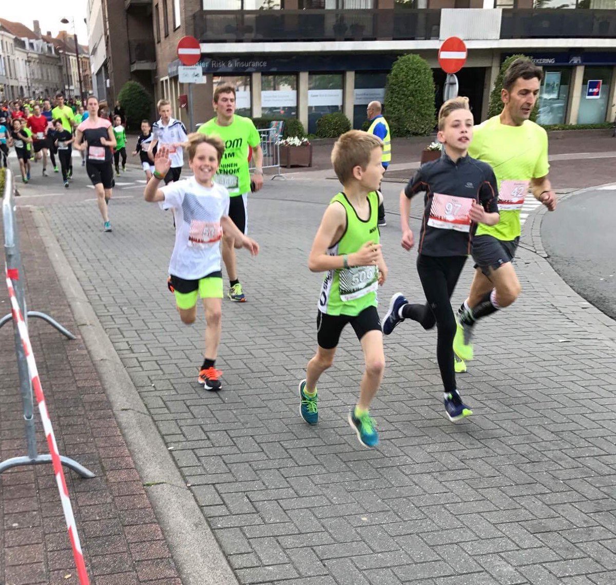 fvanlierde's tweet photo. Proud of my 9 year old son Simon. He ran (and waving)a 19min46sec over 5km 😳
@StadMenen #grensloop https://t.co/J9tgpc2JpE