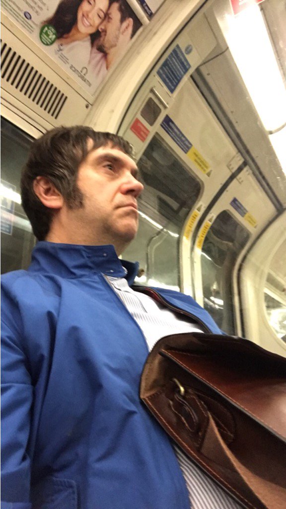 Chilli68's tweet photo. Tube travel #capirari #seersucker #baracuta https://t.co/1Gh1m7Z07E