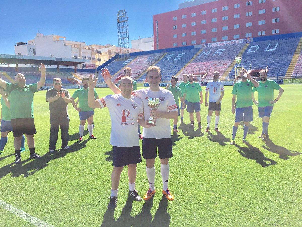 radiogolex's tweet photo. El técnico @sabitas_19 con 3 goles, MVP del partido recoge su premio con @dihex11 https://t.co/W2DLP3EGMK
