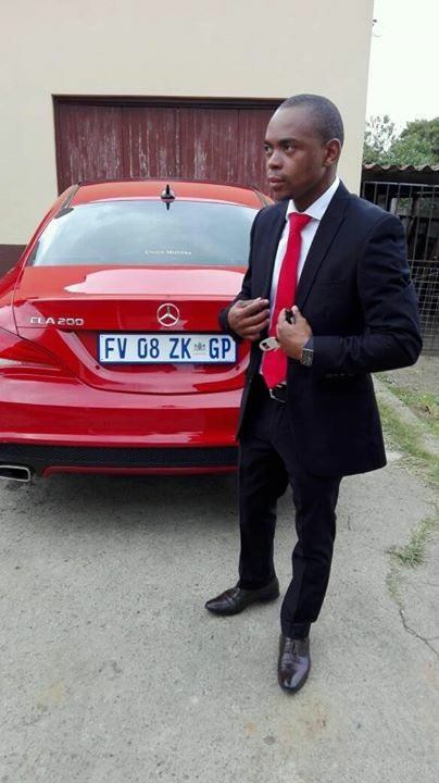 Ndamase_Siya's tweet photo. On the 3rd frame is my friend Lethu. This is his car, got stolen in JHB, its not even a month old 😩😭💔.lets help him find it plz rt. https://t.co/yFmjDh3FUr