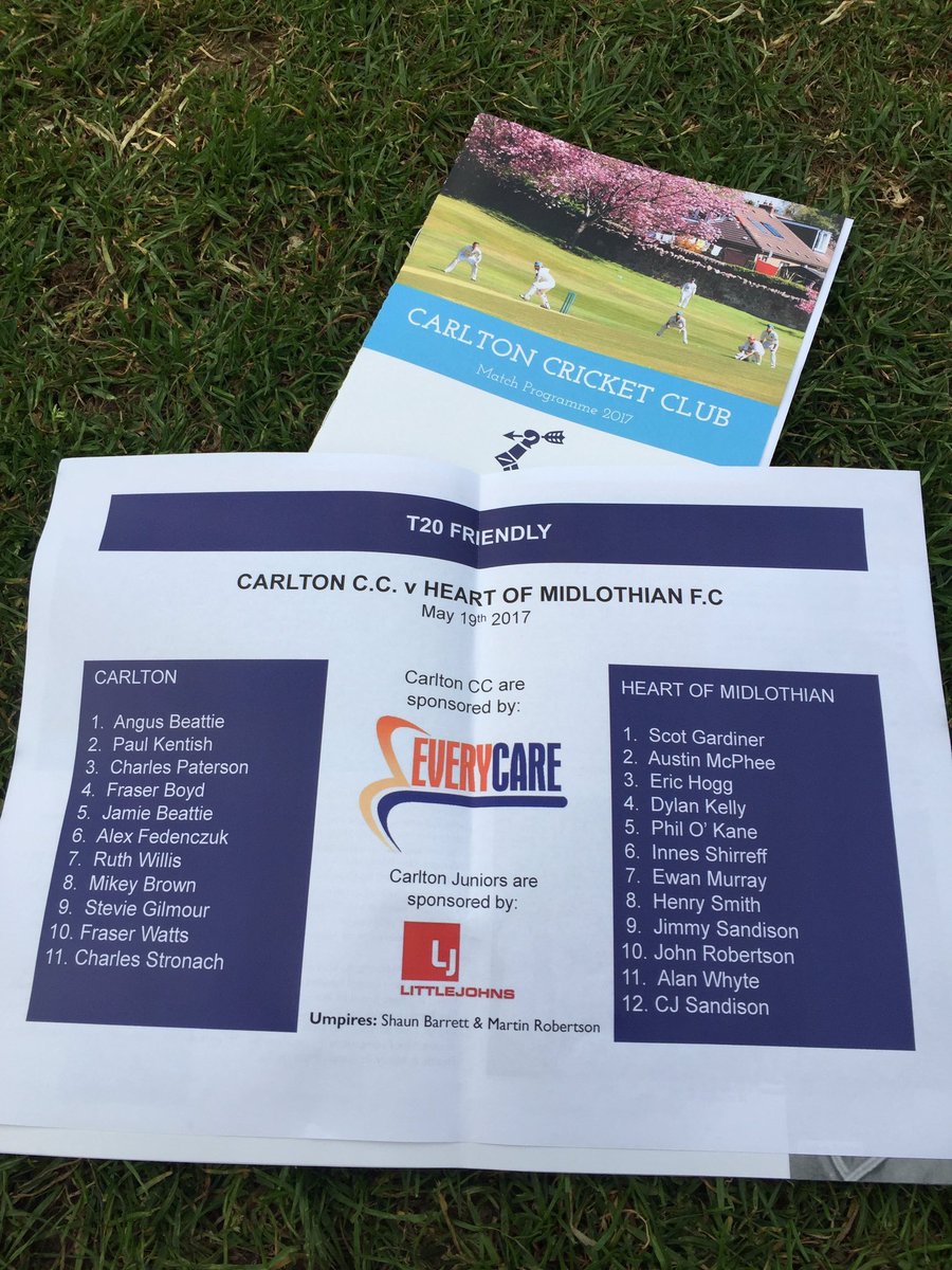 charlesp_media's tweet image. Good night returning to @CarltonCricket v @JamTarts Legends... the guy on the right ensured it was an honourable tie! #robbo #forwarddefence