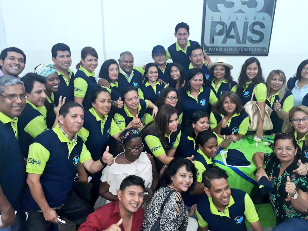FRG_2017's tweet photo. @maggm3 @marcelaguinaga @apguayas @35PAIS @majo_carrion @SofiaEspin35 @GoberGuayas @JorgeGlas @ViviGuevaraV @JuanitoFSC @DiaSandovalMite @tuiterosap @elmoro_83 @TuiterosLoja Defendiendo nuestra Revolución de nuestras trichera @FRG_2017 #100xcientoRevolucionario https://t.co/8yIMB3zjuE