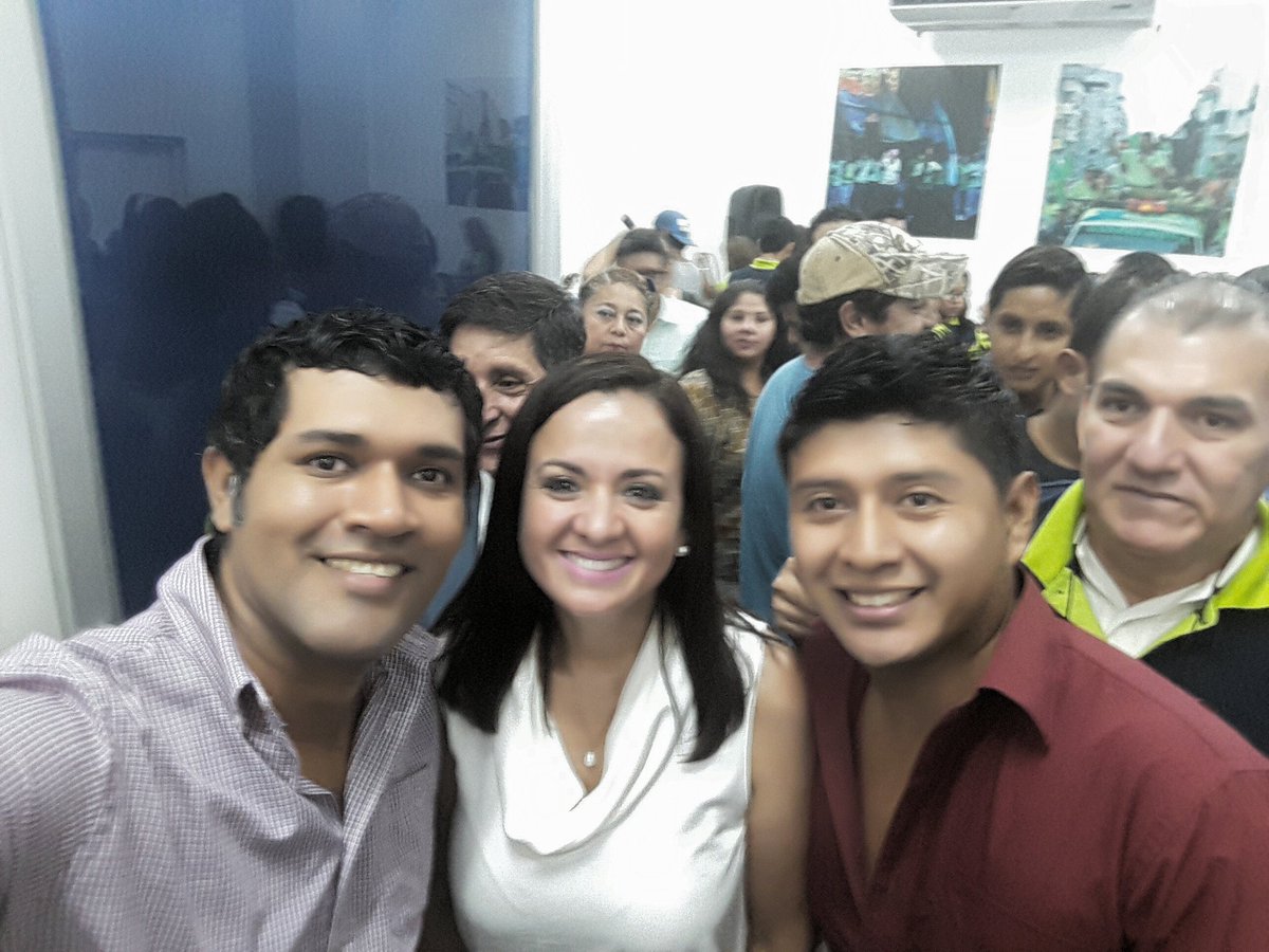 FRG_2017's tweet photo. @maggm3 @marcelaguinaga @apguayas @35PAIS @majo_carrion @SofiaEspin35 @GoberGuayas @JorgeGlas @ViviGuevaraV @JuanitoFSC @DiaSandovalMite @tuiterosap @elmoro_83 @TuiterosLoja Defendiendo nuestra Revolución de nuestras trichera @FRG_2017 #100xcientoRevolucionario https://t.co/8yIMB3zjuE
