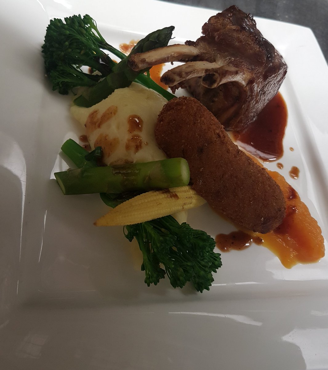 #Weekend Special!!
Rack of Lamb, Lamb croquette, butternut sqaush puree, mash, long stem broccolli, jus 
#specialoccasion #foodporn