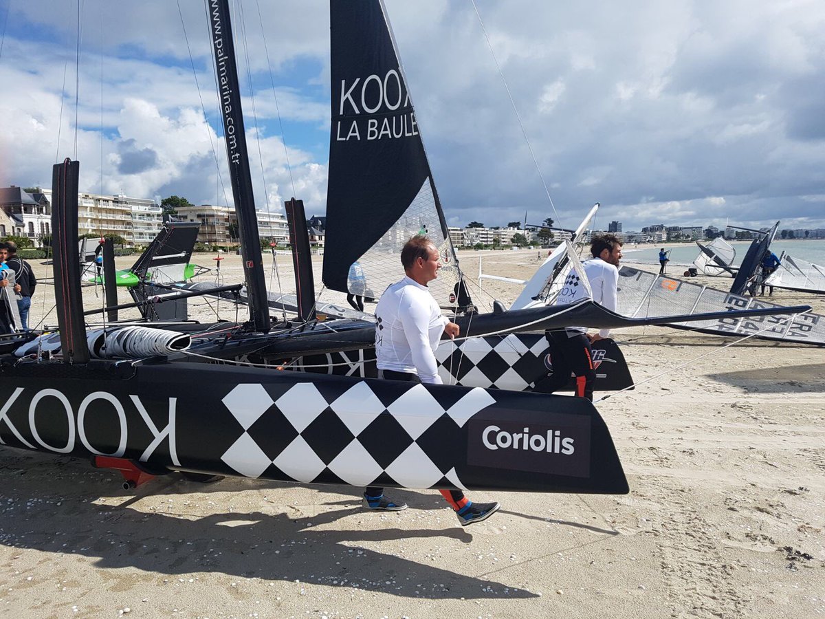 Coriolis_Fr's tweet photo. Départ des flying phantoms pour la competition #FoilingBay #Coriolis https://t.co/iYGWCx6RzF