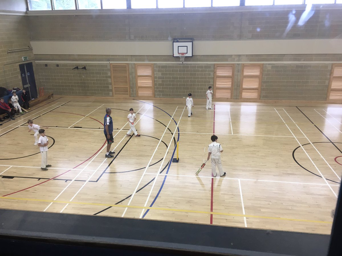 MPS_Sport's tweet image. Indoor cricket for u8's with @wellscathschool Mr Beal umpire/coach #rainingoutside #developing