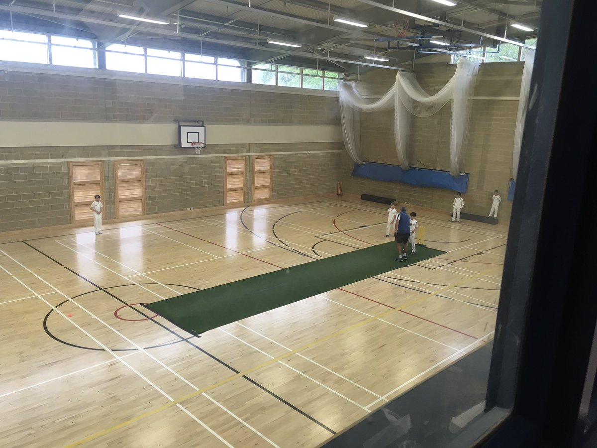 MPS_Sport's tweet image. Indoor cricket for u8's with @wellscathschool Mr Beal umpire/coach #rainingoutside #developing