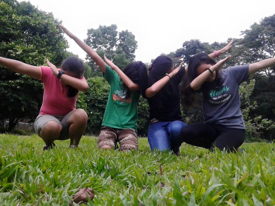 punzalanprince5's tweet photo. When you have crazy friends ๐น
#GroupGroup #wooooaww @juliarobertdee @threshapunzalan https://t.co/XjmFbpFH7U