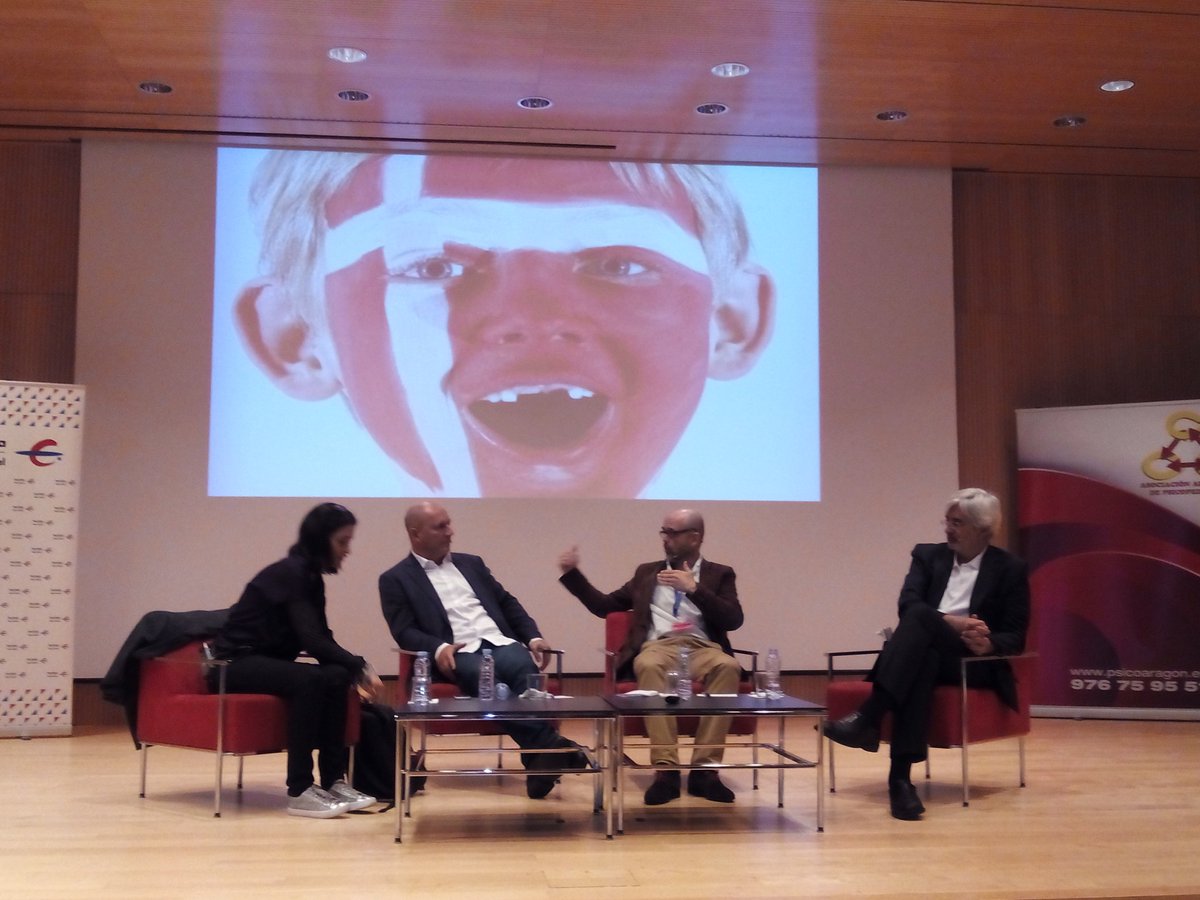 educaccion's tweet photo. Un placer escuchar debatir a Mar Romera y otras puntas de lanza educativos. #CIIEB https://t.co/DBzlTbFJ5D