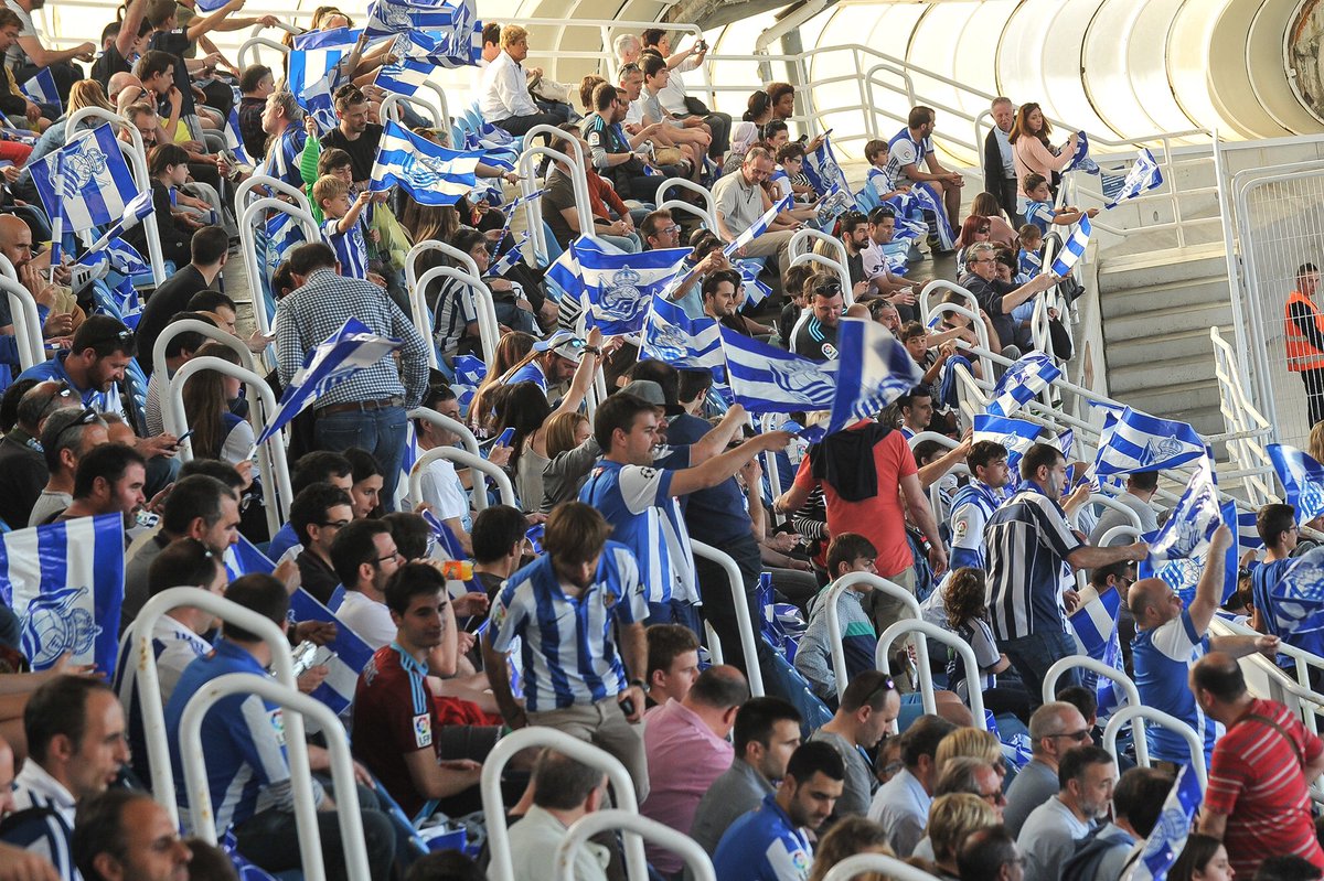 RealSociedad's tweet photo. ¡Queremos escuchar tu apoyo! Todos juntos hacia un mismo sueño. ¡Envía tu mensaje! AUPA REAL!!! 💙⚪️ #RealSociedad #AzkenTxanpa https://t.co/vks3pDHTAD